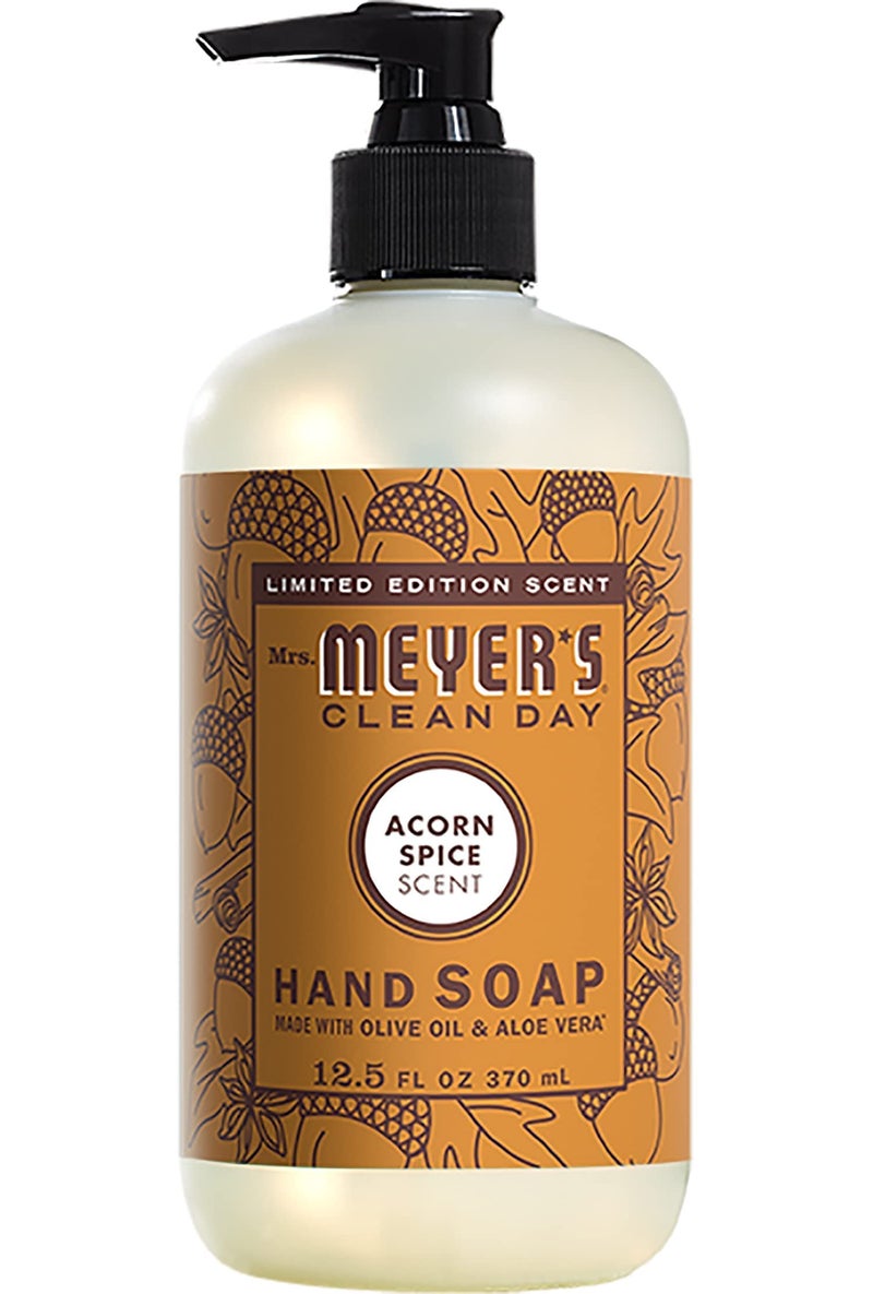 MRS. MEYER'S CLEAN D تتضمن مجموعة مطبخ السيدة ماير أكورن سبايس مجموعة متنوعة من صابون اليد وصابون الأطباق ومنظف الأسطح المتعددة 3 قيراط. - Image 3